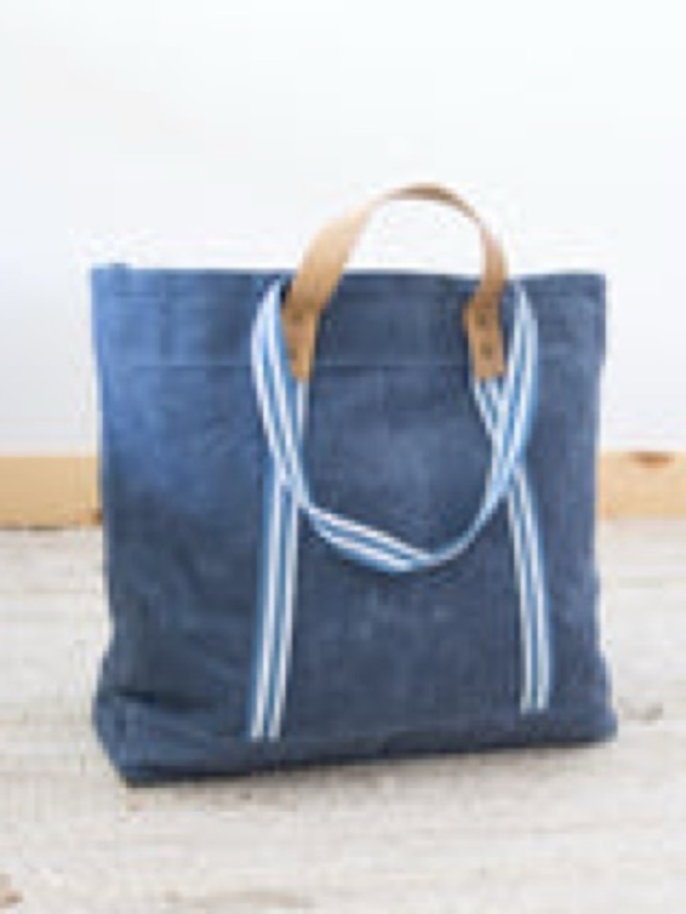 NWT SweetHoney Canvas Tote- Ocean Water